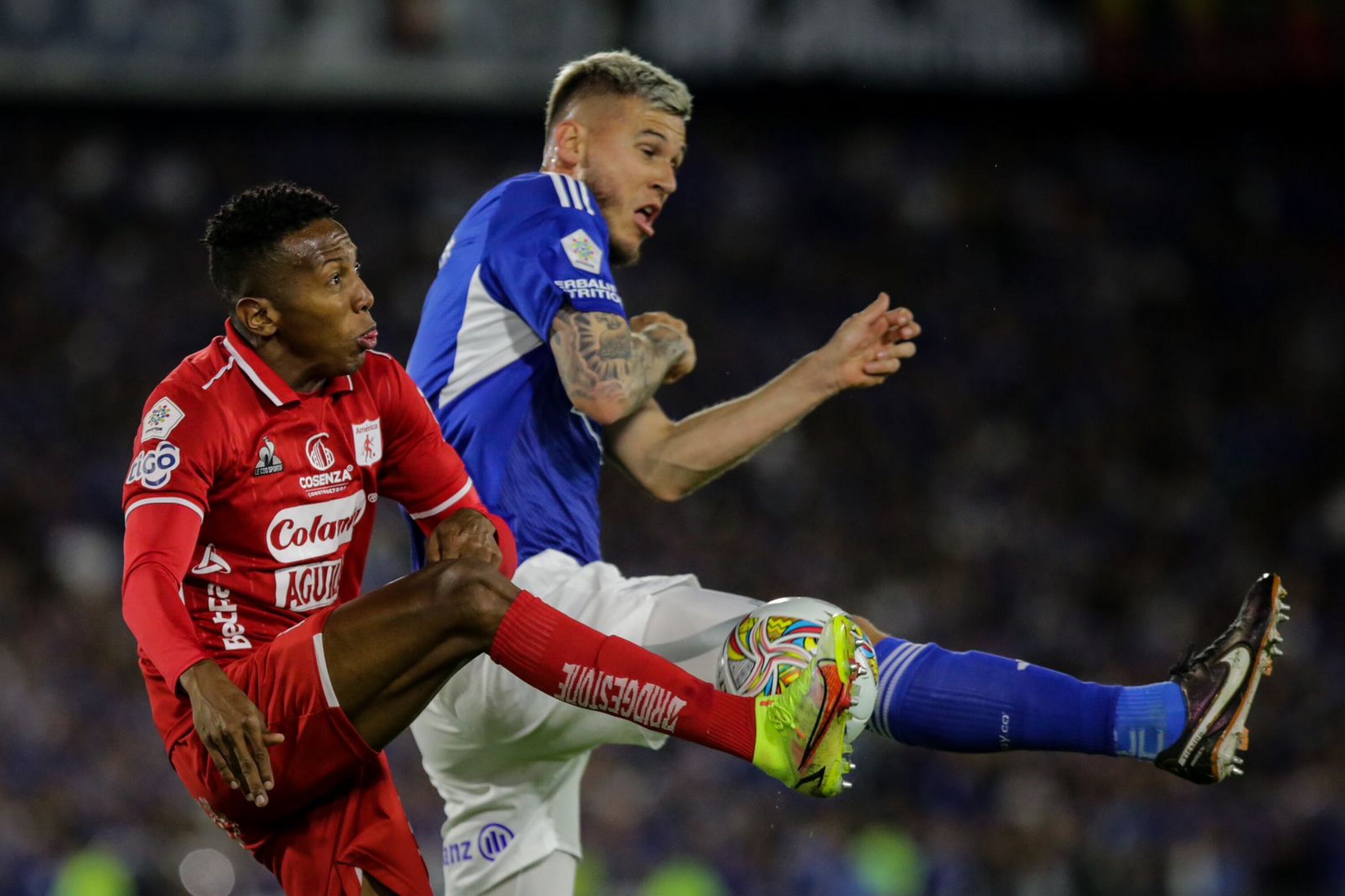 Bogotá: Partido del cuadrangular del grupo B.  América vs Millonarios. Foto: Colprensa, Mariano Vimos Junio 3-23.