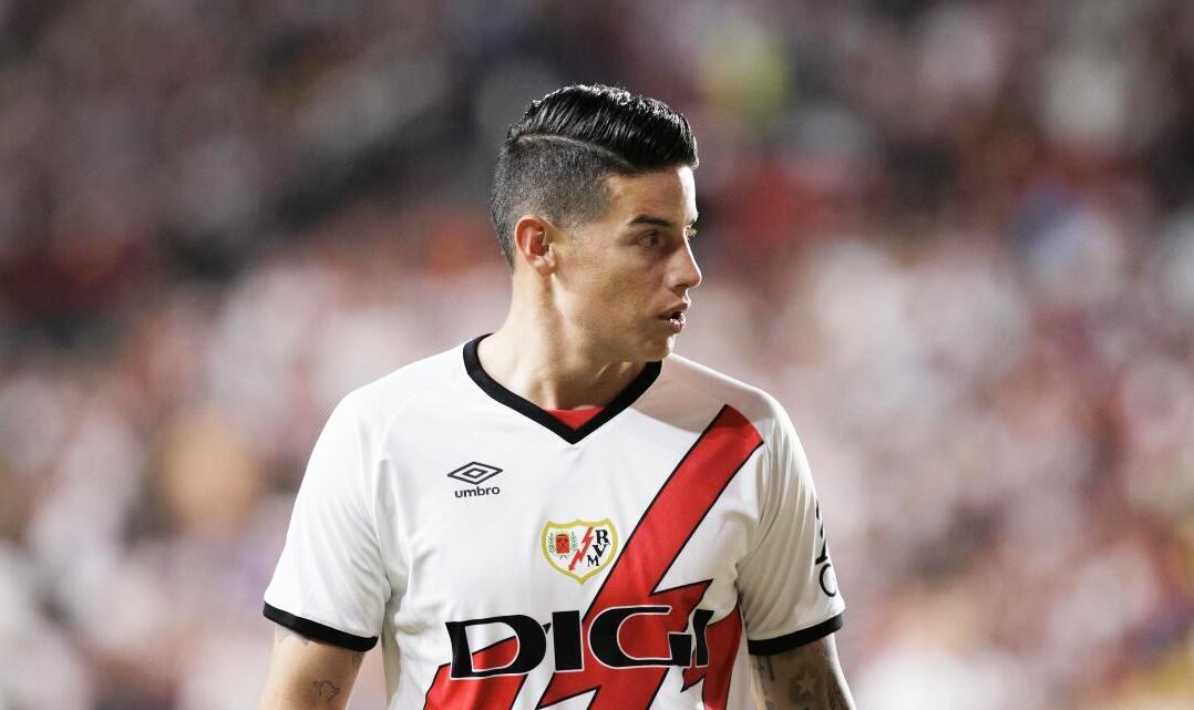 James Rodríguez en su primer partido con el Rayo Vallecano de España.