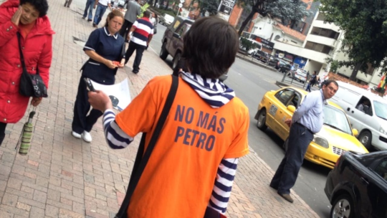 Los promotores esperan recoger cerca de 500.000 firmas que avalen la revocatoria.