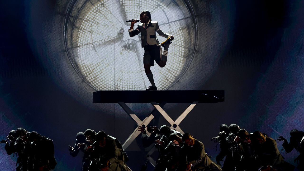 LOS ANGELES, CALIFORNIA - FEBRUARY 02: Doechii (top) performs onstage during the 67th Annual GRAMMY Awards at Crypto.com Arena on February 02, 2025 in Los Angeles, California. (Photo by Kevin Winter/Getty Images for The Recording Academy)