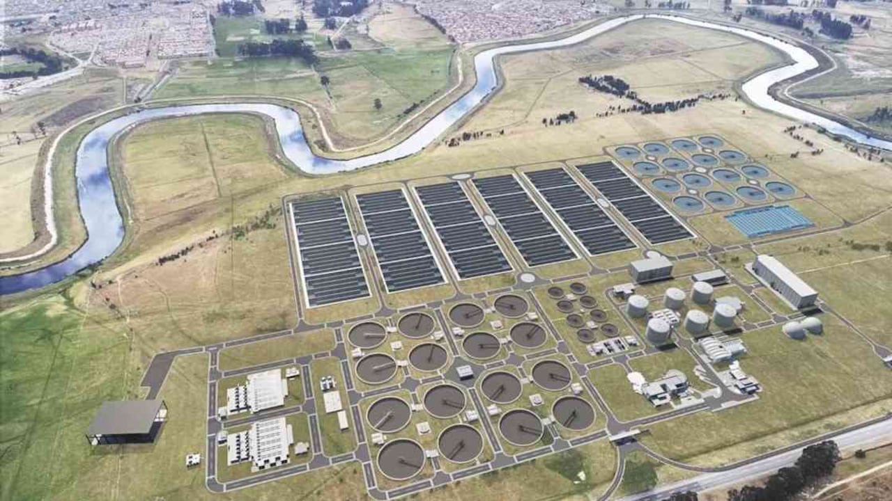 La Planta de Tratamiento de Aguas Residuales (PTAR) Canoas, empezará a funcionar en 2026. tratará 70 por ciento de las aguas residuales de Bogotá y 100 por ciento de los vertimientos de Soacha.
