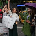 Plantón Feministas frente a la universidad EAN