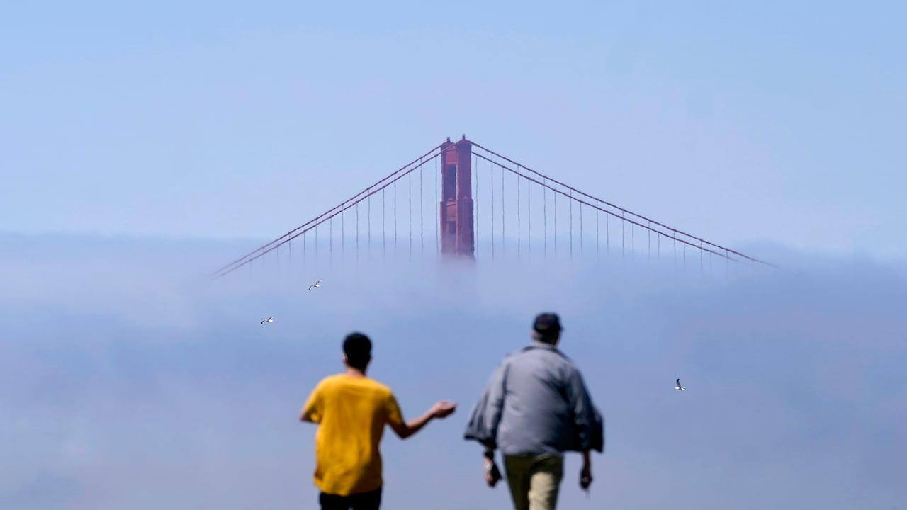Internauta predice un gran tsunami que afectará a la ciudad de San Francisco, en Estados Unidos. Foto AP/Jeff Chiu