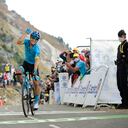 Miguel Ángel López en la meta de la etapa 17.