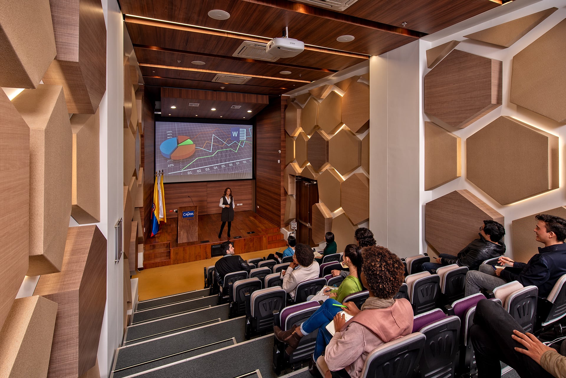 Cafam cuenta con una de las Agencias de Gestión y Colocación de Empleo más completas del país: en 2024 logró intermediar más de 64.000 colocaciones laborales efectivas.