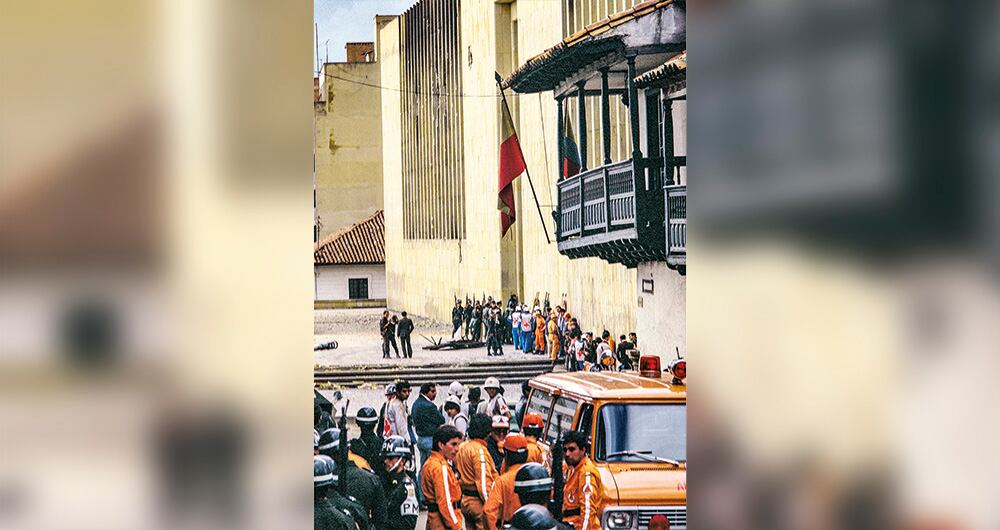 Guerrilleros del M-19 se tomaron el Palacio de Justicia.