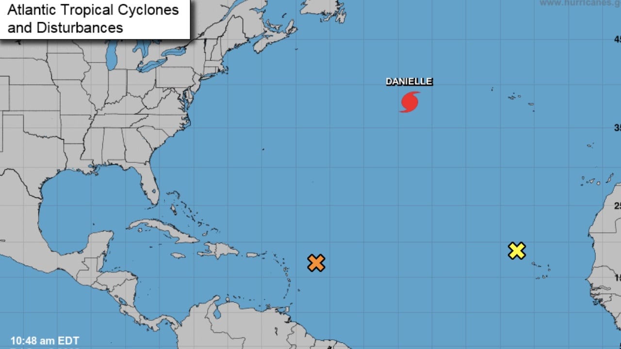 Danielle se convierte en el primer huracán de la temporada