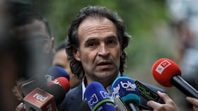 Rueda de prensa de Fico Gutierrez a la salida de conversación con Cesar Gaviria