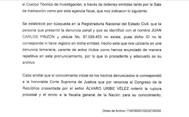 La Fiscalía General archivó la denuncia contra el expresidente Uribe por compra de votos.