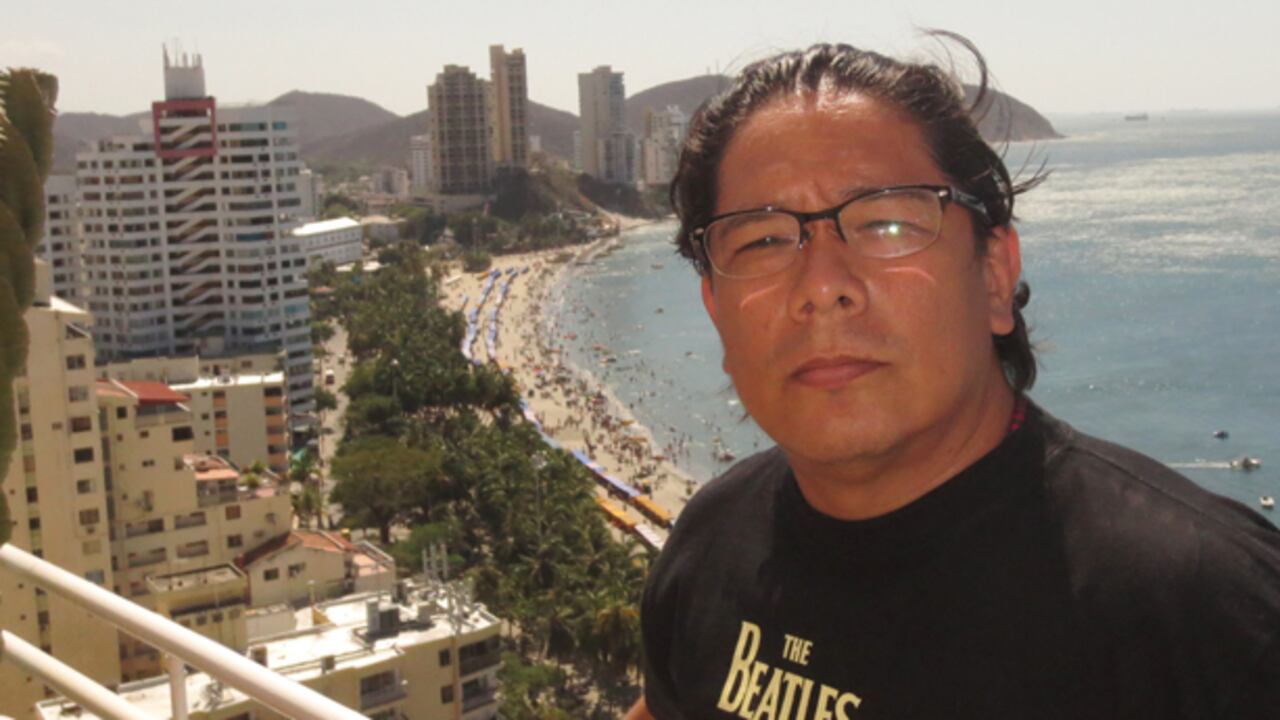 Este es Alejandro Arias, el periodista y abogado que pone contra las cuerdas a Drummond.