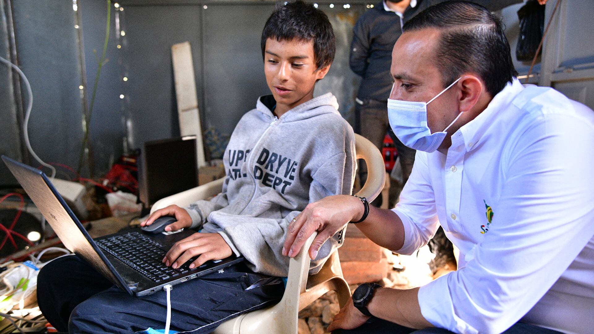 La Gobernación de Santander estableció zonas wifi en 139 sedes educativas de los 82 municipios no certificados, las cuales beneficiaron a 42.300 estudiantes y a miembros de la comunidad educativa