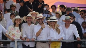 Abelardo De La Espriella fue recibido en la Feria de las Flores, en Medellín