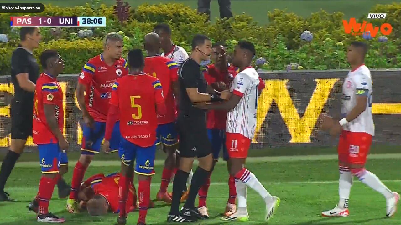 Jugador del Pasto pisó el balón frente a su rival de Unión Magdalena