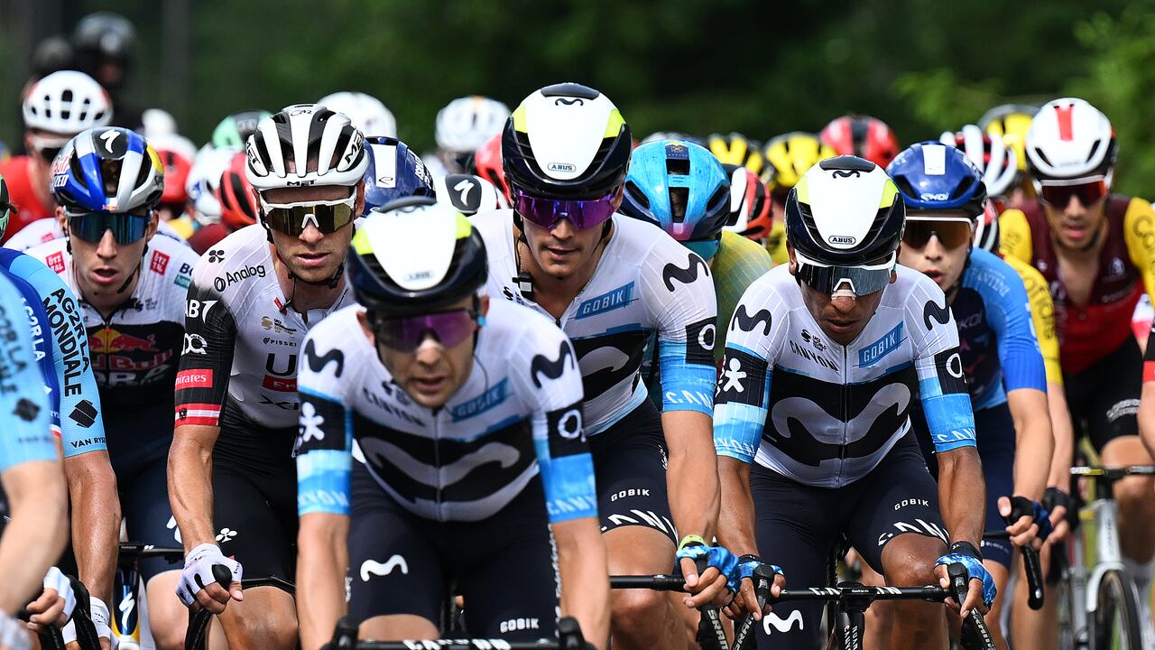 SCHWARZSEE, SWITZERLAND - JUNE 16: (L-R) Felix Grossschartner of Austria and UAE Team Emirates - XRG, Javier Romo of Spain and Nairo Quintana of Colombia and Team Movistar compete during the 88th Tour de Suisse, Stage 2 a 177km stage from Aarau to Schwarzsee / #UCIWT / on June 16, 2025 in Schwarzsee, Switzerland. (Photo by Tim de Waele/Getty Images)