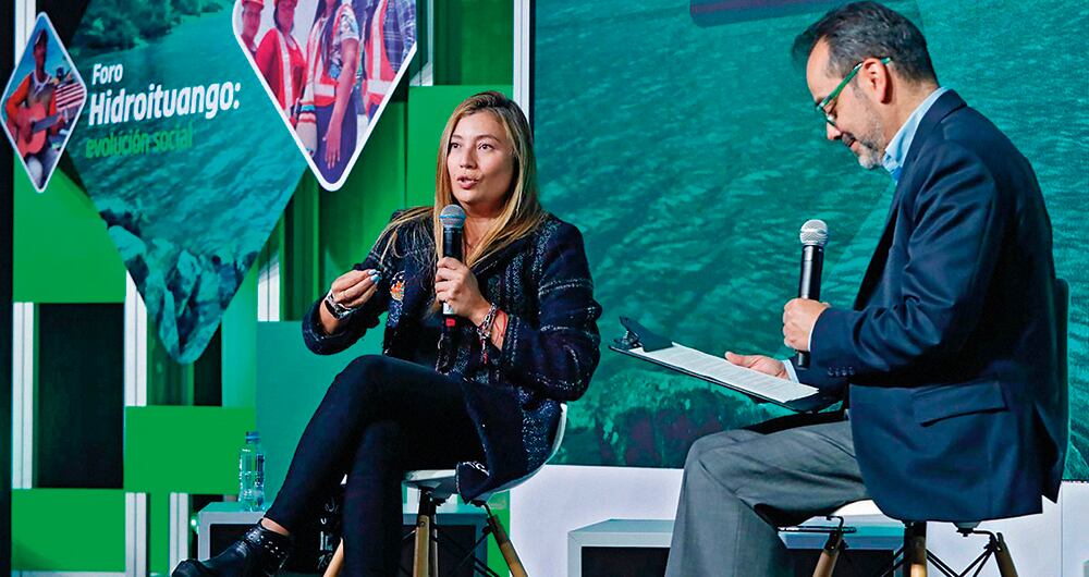  Ana Milena Joya, gerente ambiental y social de EPM, y Carlos Enrique Rodríguez, subdirector general de SEMANA. 