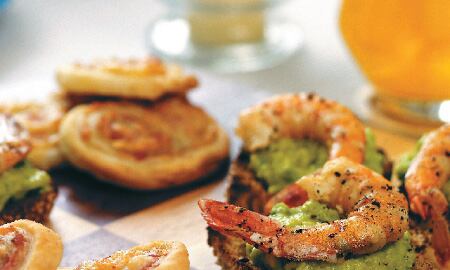 Varios estudios han detallado que dos porciones de aguacate por semana ayudan a reducir el riesgo de padecer enfermedades cardiovasculares y coronarias.