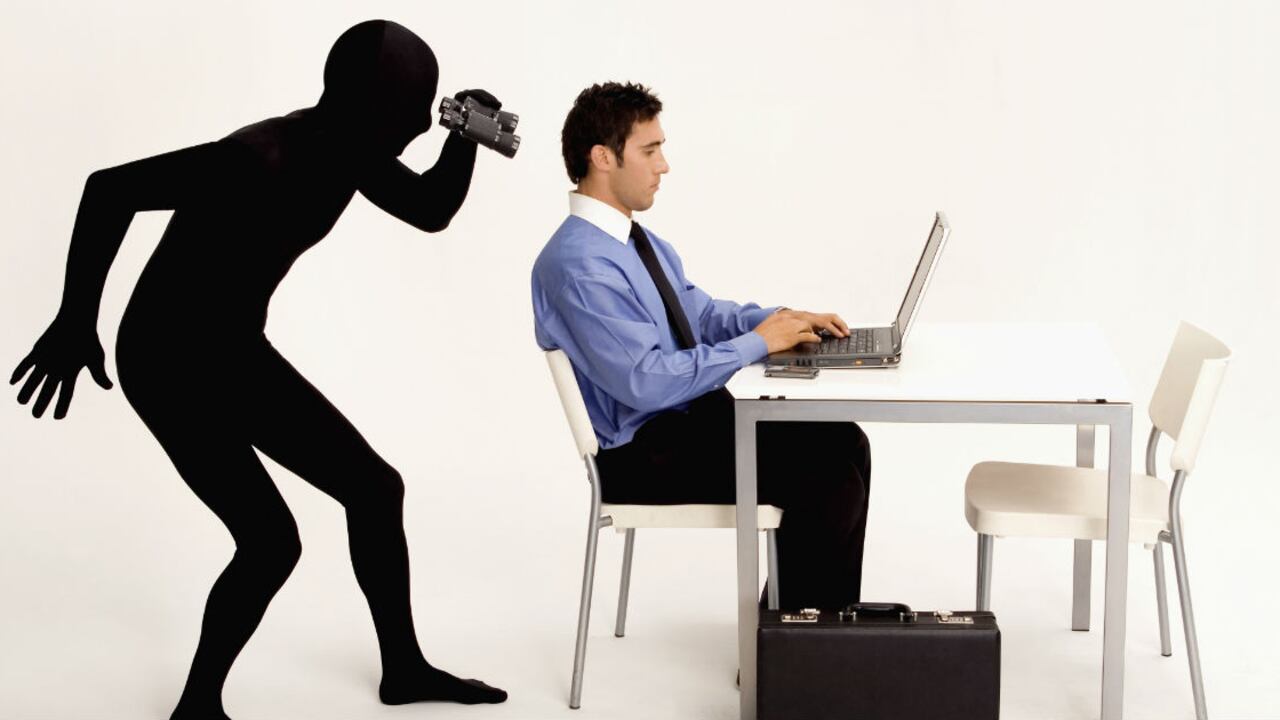 Homero Gil de Zuñiga es PhD. en comunicación de masas de la Universidad de Wisconsin-Madison.