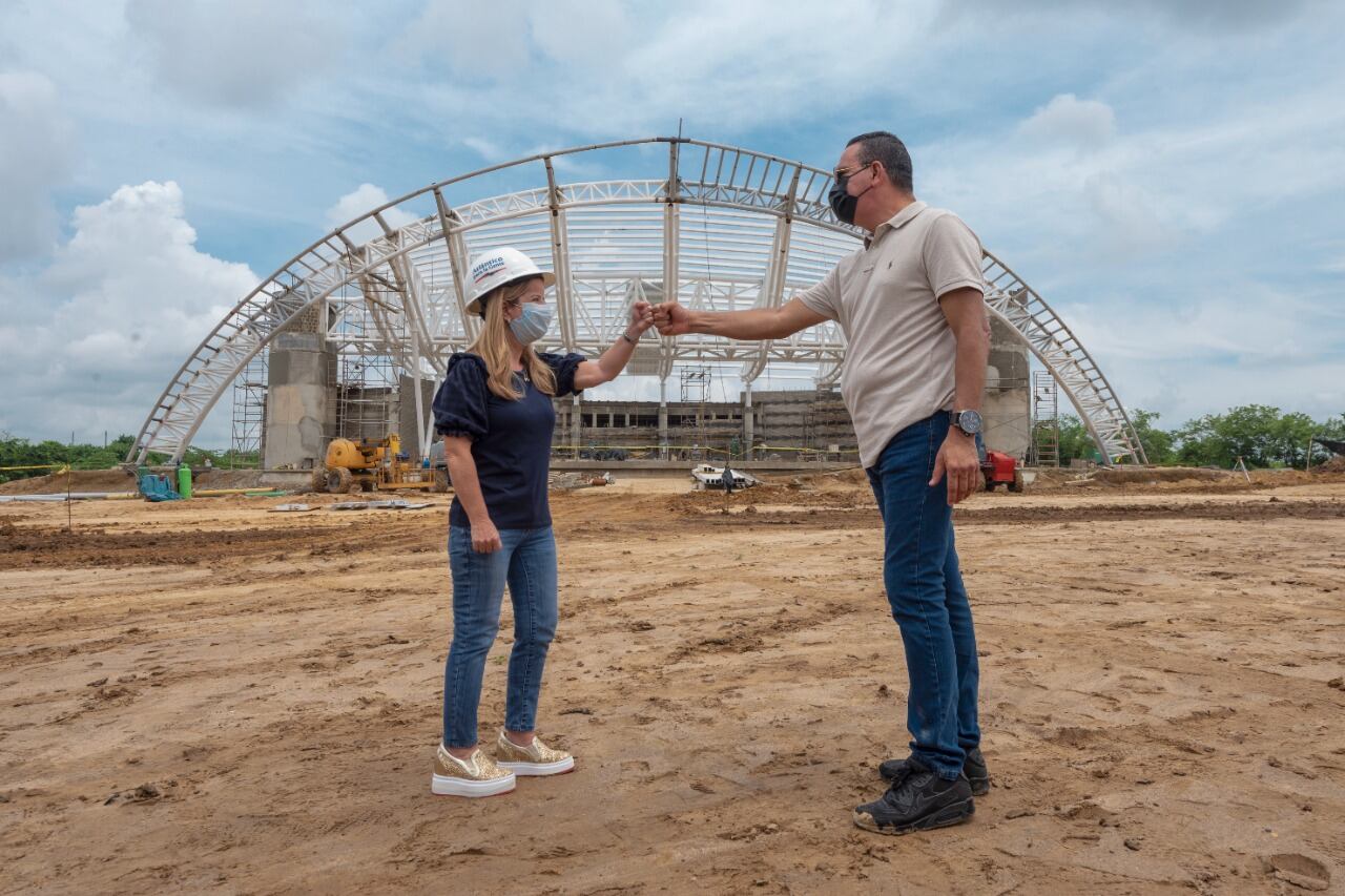 Elsa Noguera, gobernadora del Atlántico y  Hilton Escobar, director de la Banda de Baranoa, destacaron el rol que tendrá la Concha Acústica en la cultura del departamento.
