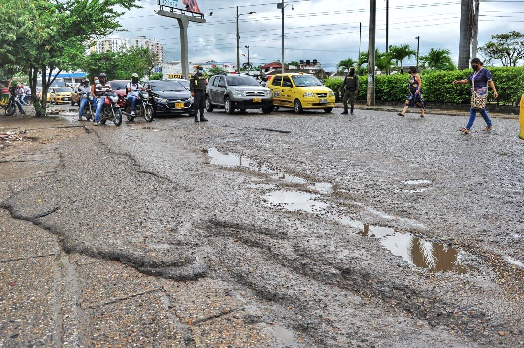Estado de una de las vías principales de Cartagena.