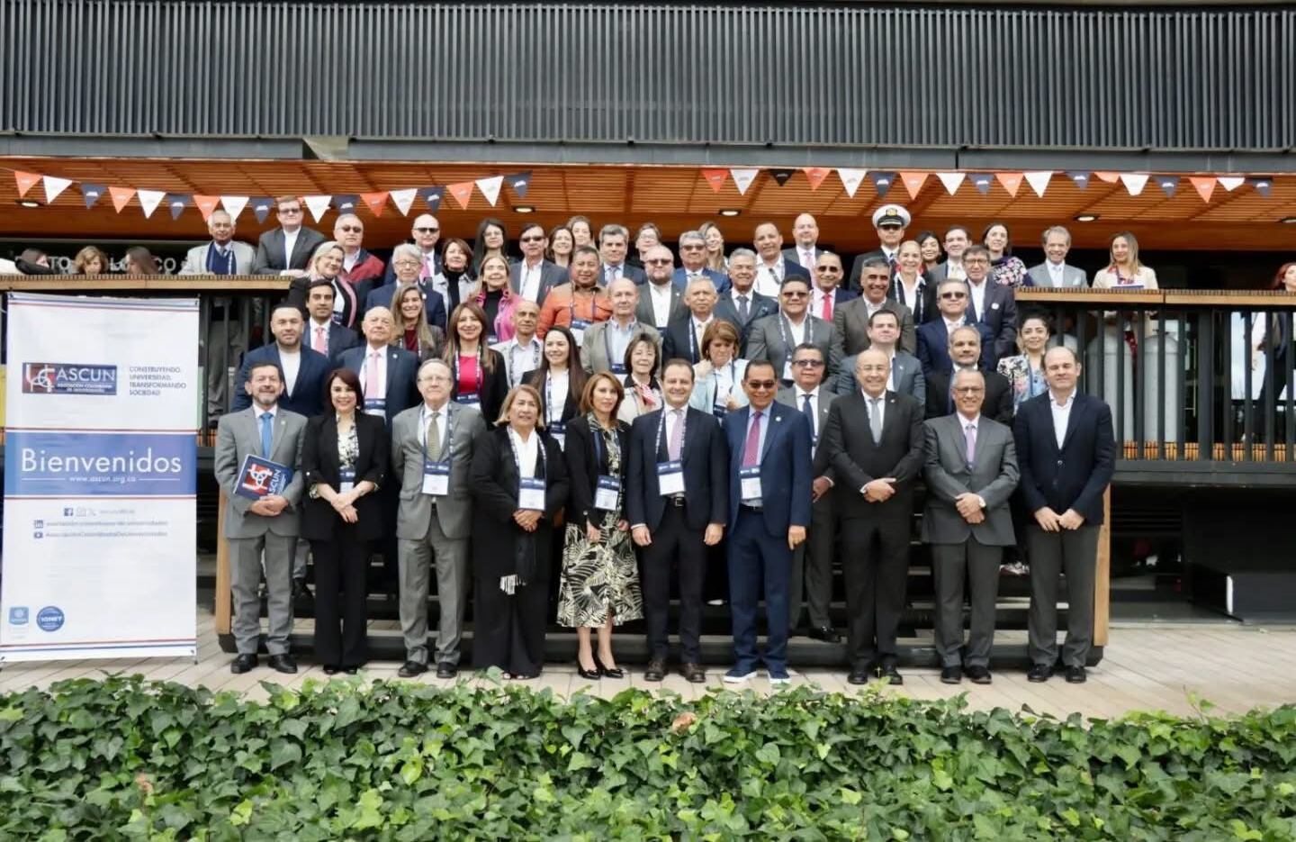 La educación superior es una de las decisiones estratégicas que definirá el futuro social, científico y económico de Colombia.