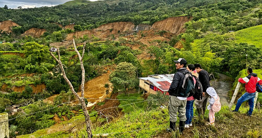 Los derrumbes en Rosas, Cauca, destruyeron varias veredas. 