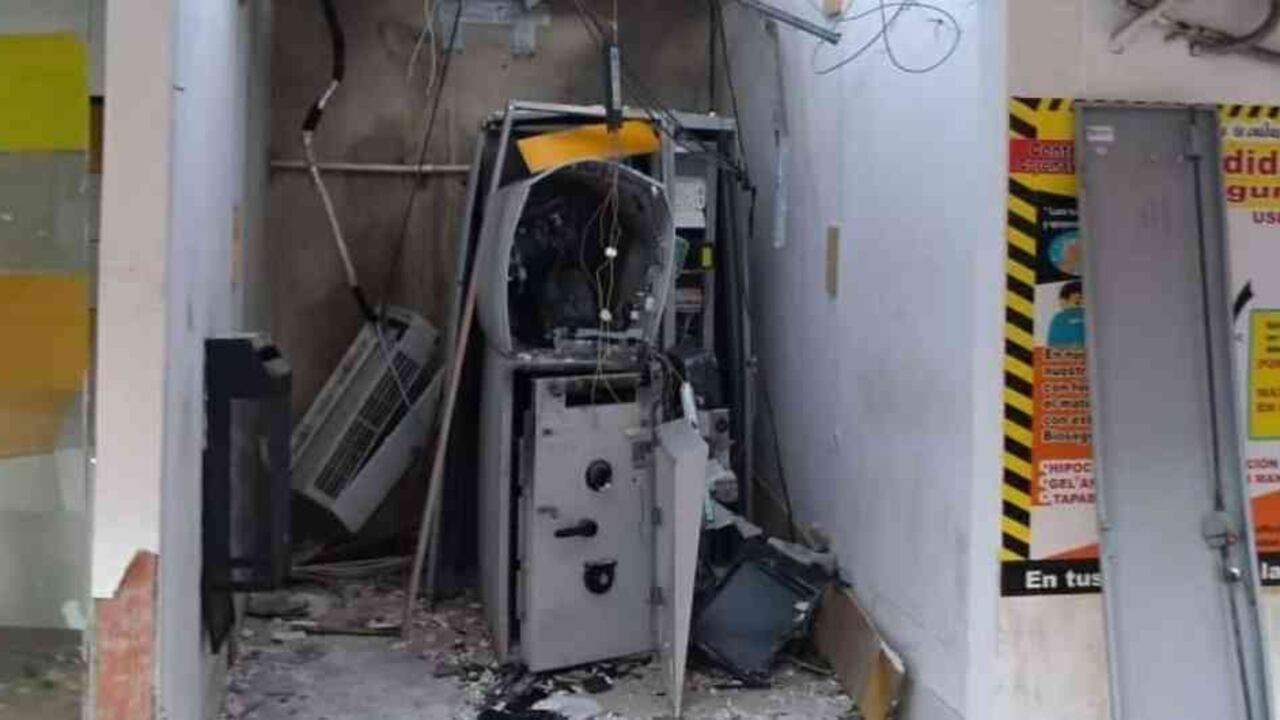 Así quedó cajero al que robaron 200 millones de pesos en Turbaco, Bolívar.