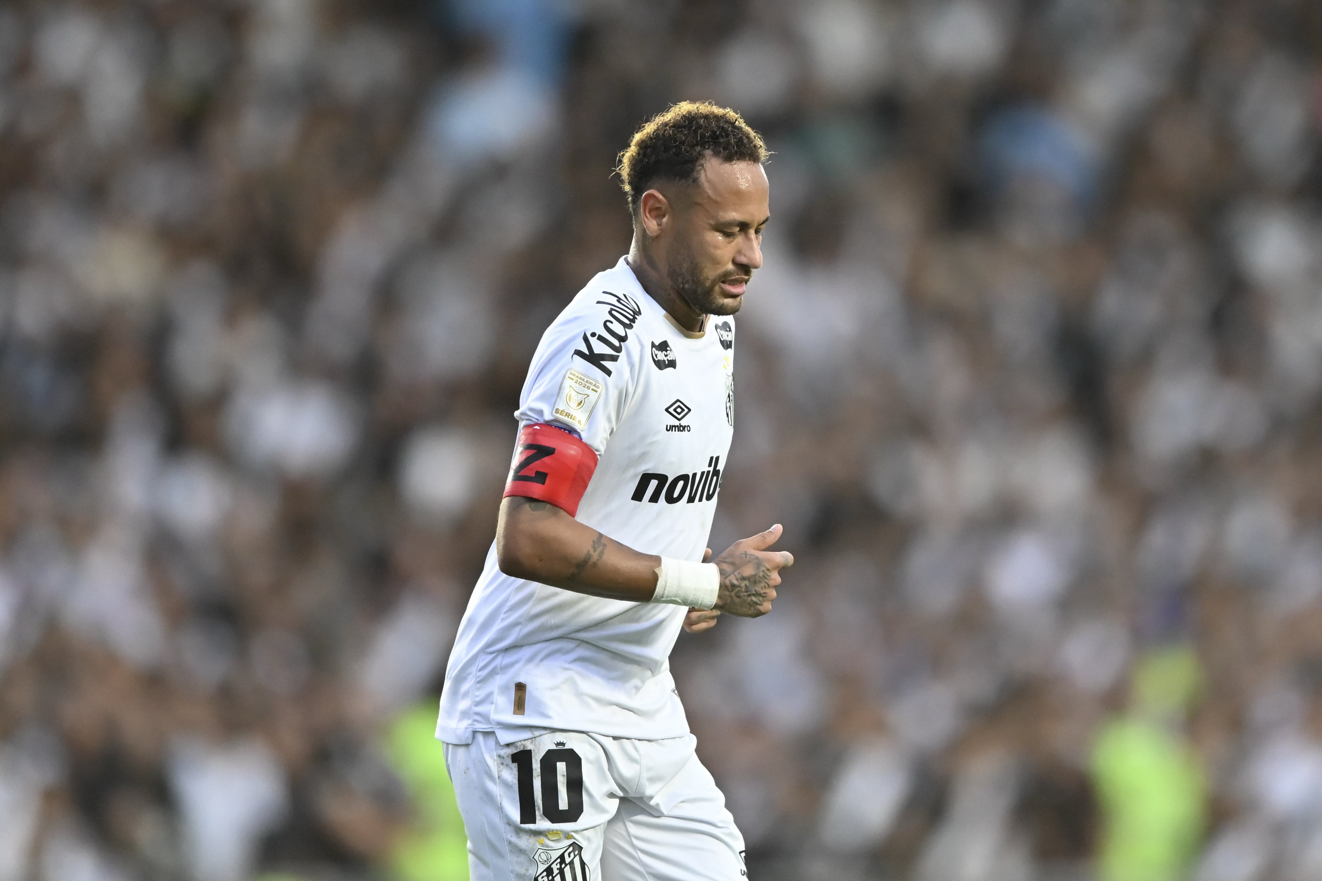 Neymar delantero del Santos de Brasil.