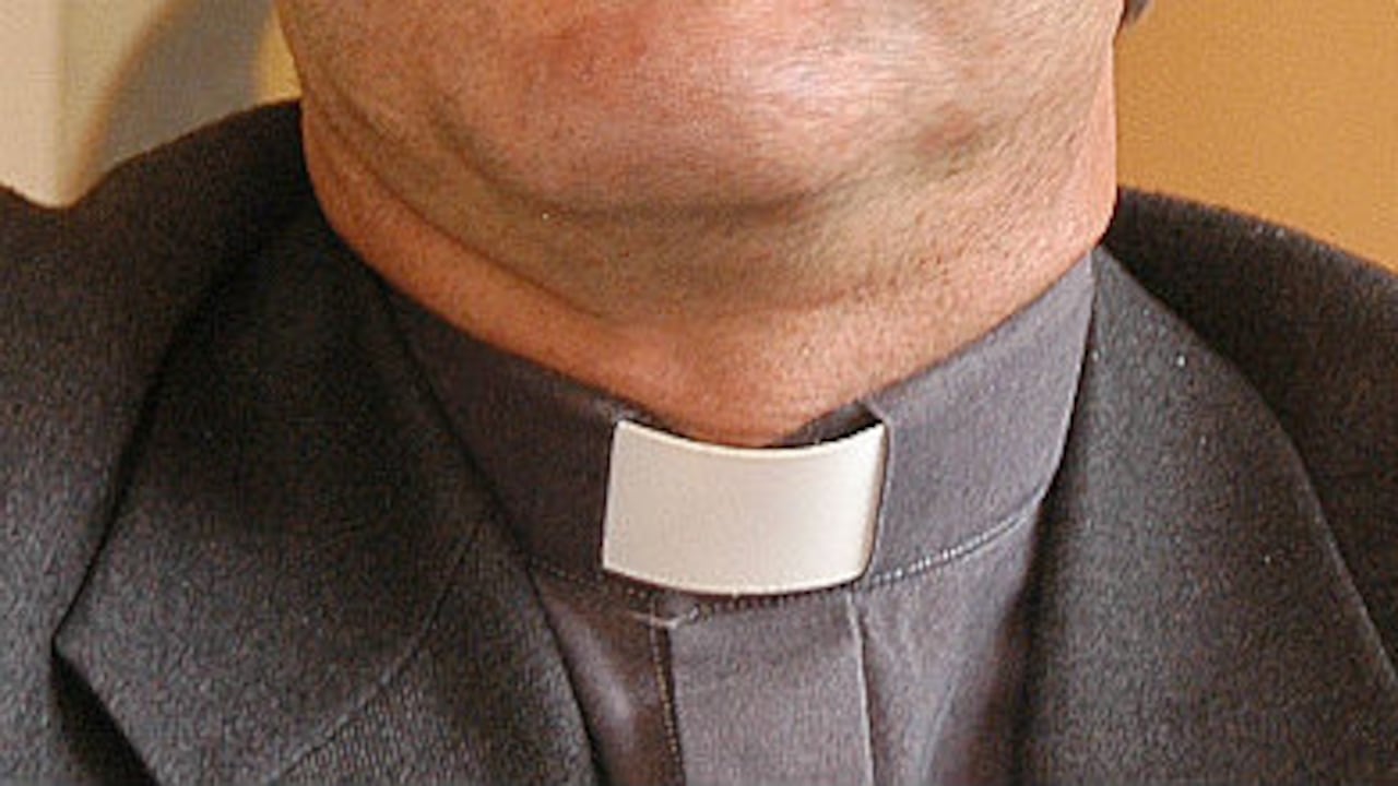 Víctimas de abuso sexual describen ante el papa lo que les hicieron.