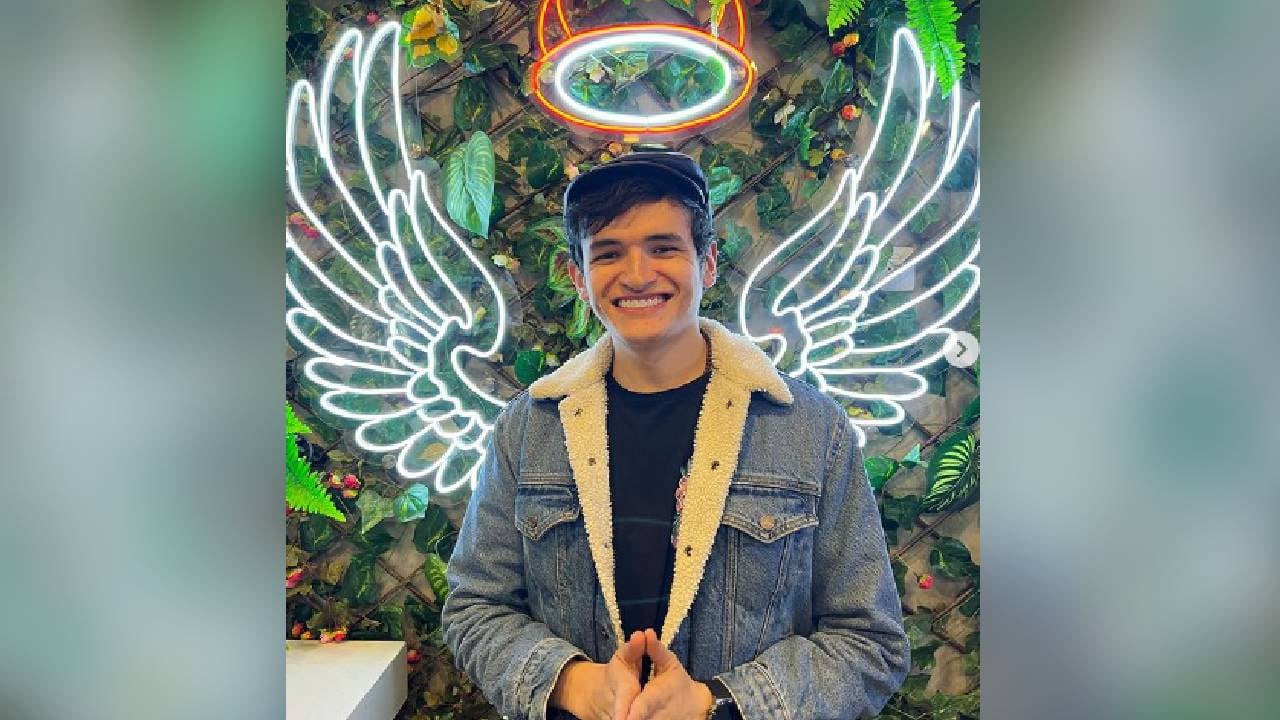 El imitador de Leonardo Favio en 'Yo me llamo' aprendió a practicar un deporte. Foto: Instagram @yomellamoleonardofavio2021.