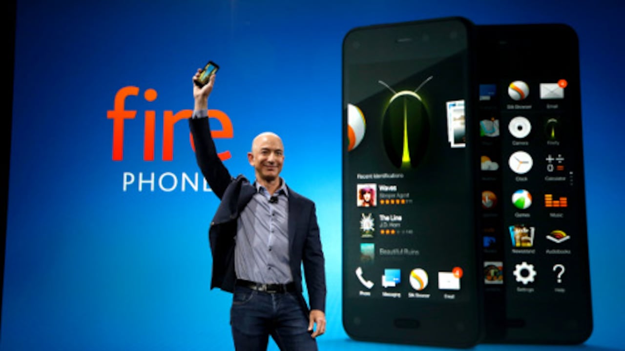 Jeff Bezos, CEO de Amazon, fue el encargado de presentar el Fire Phone.