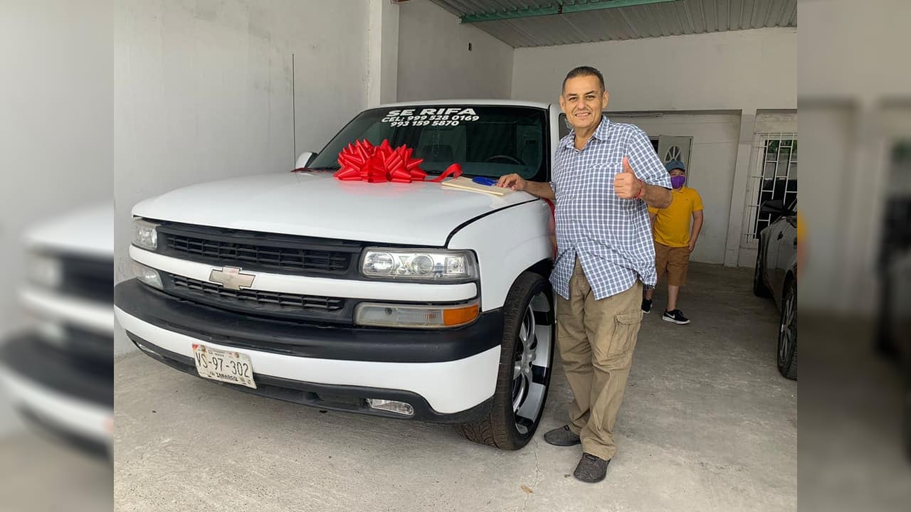Hombre rifo su camioneta para pagar tratamiento cáncer de estómago