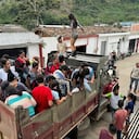 Los campesinos que han tenido que dejar todo por culpa de la guerra que hoy se libra en los territorios de Catatumbo, estos labriegos llegaron al casco urbano de Hacarí, huyendo de los combates entre estos dos grupos armados ilegales.