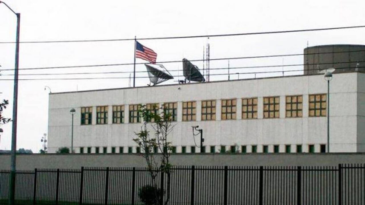 Fachada del edificio de la Embajada norteamericana