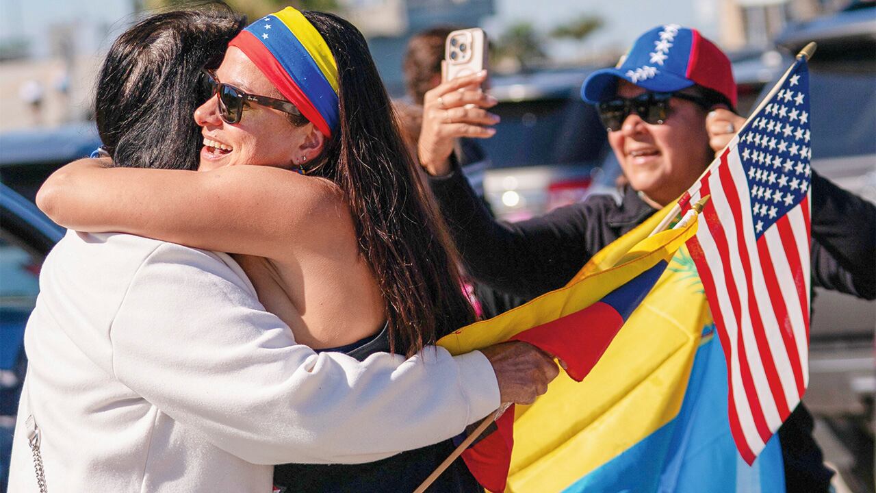A pesar de las manifestaciones en el exterior, los venezolanos en su país no celebraron la captura de Maduro por miedo al régimen.