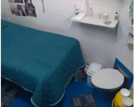 La estrecha celda que tendrá Poulos.