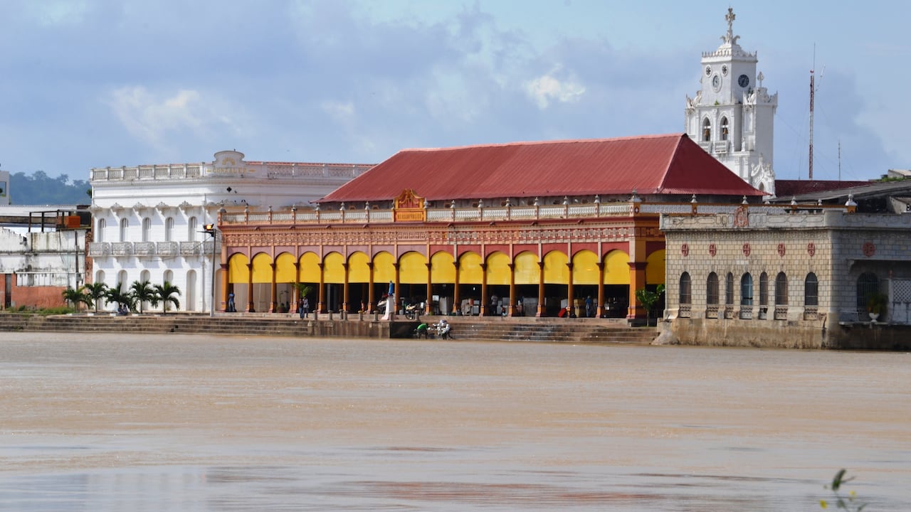 El Ranchón ocupa una manzana entera del centro histórico de Lorica.