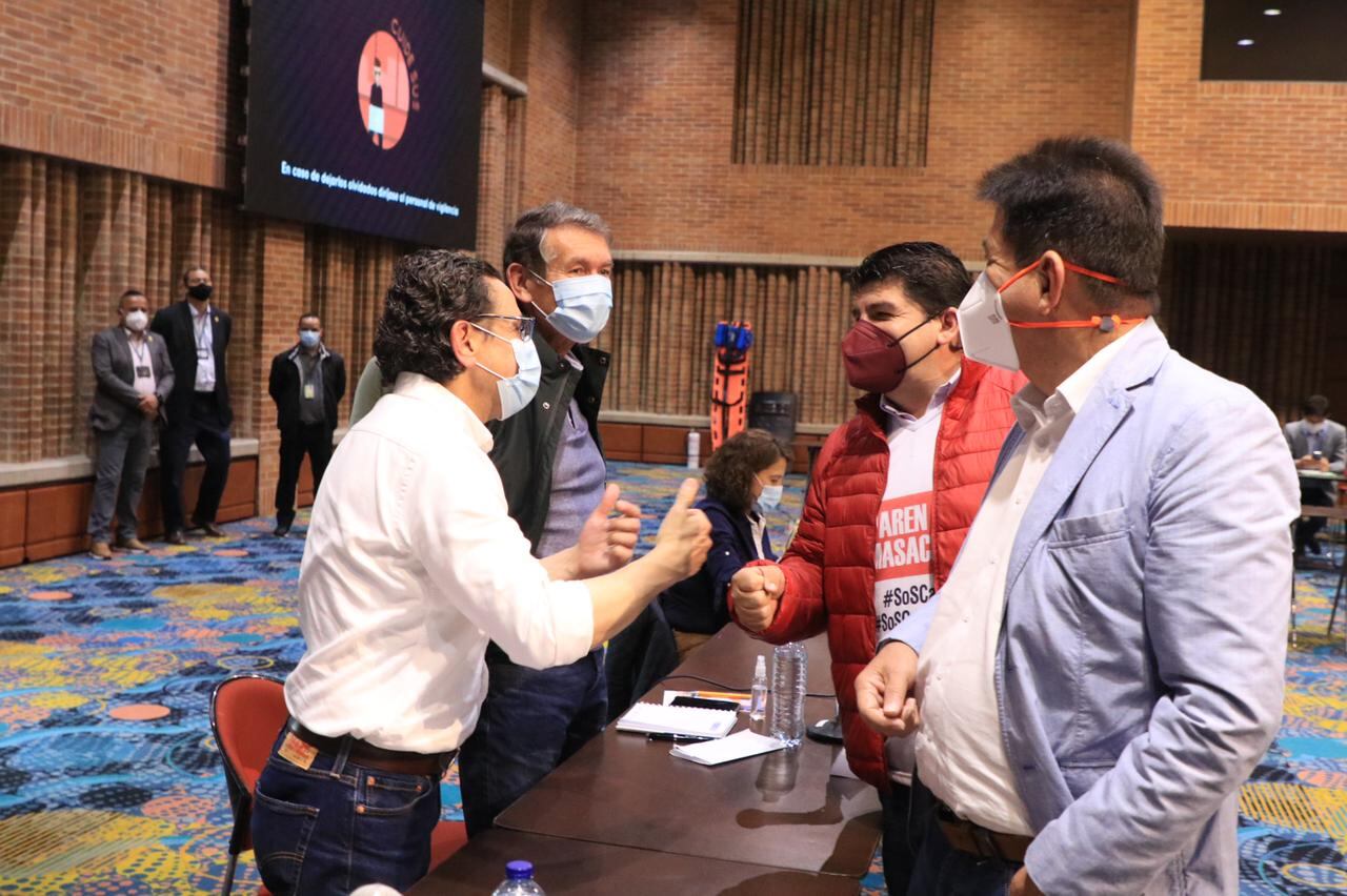 Tras polémica por camiseta que dice “Paren la masacre”, permiten ingreso del presidente de Fecode a negociación con Gobierno