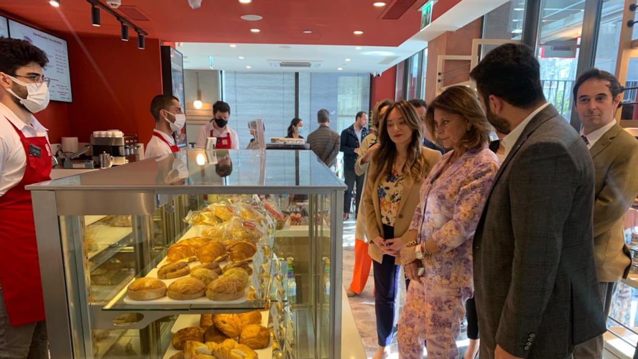 La vicepresidenta Marta Lucía Ramírez, acompañó la inauguración de la primera tienda de Juan Valdez en Estambul.