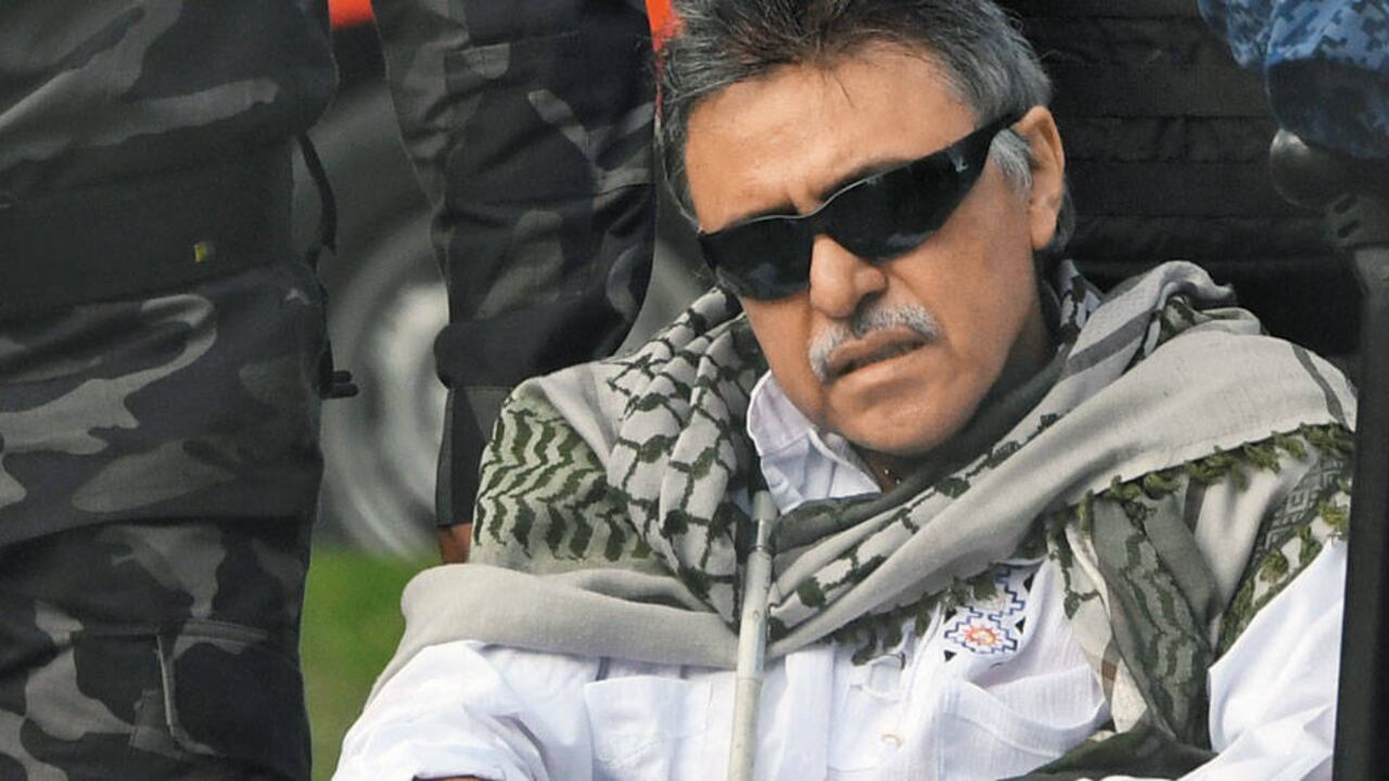 Jesús Santrich, minutos antes de quedar en libertad de la cárcel La Picota, ser recapturado por el CTI y, posteriormente, trasladado en helicóptero al búnker de la Fiscalía.