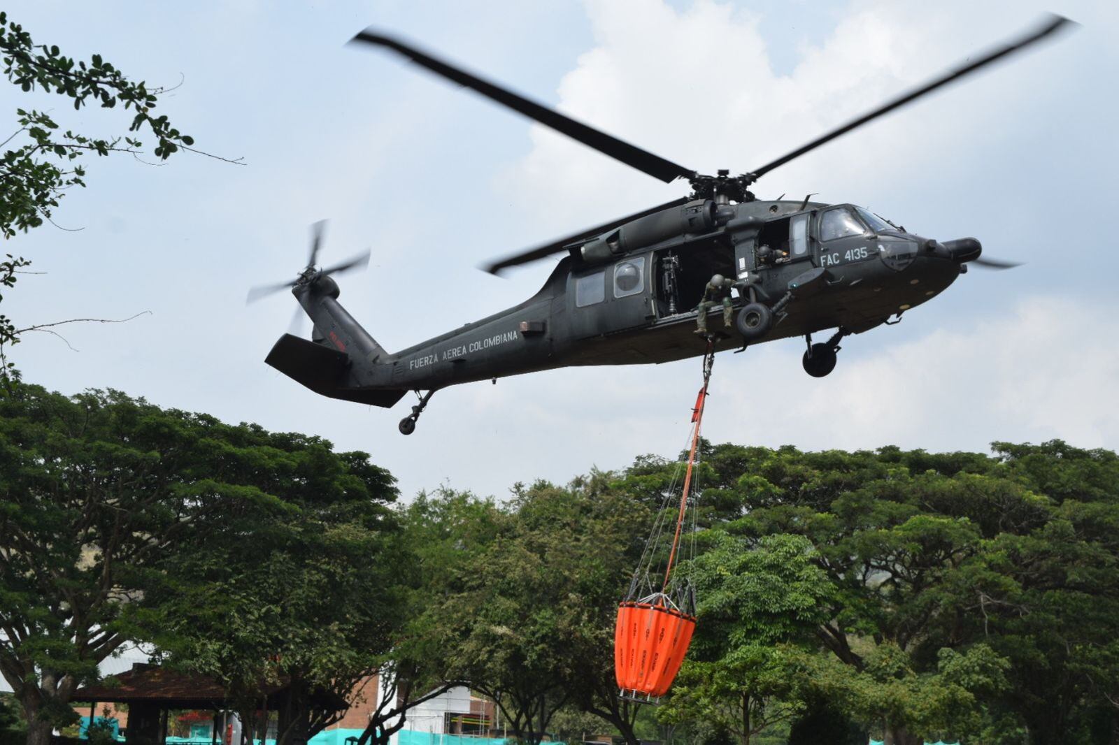 Más de 180 hectáreas afectadas deja incendio forestal en la vía Yumbo-La Cumbre, en el Valle del Cauca.