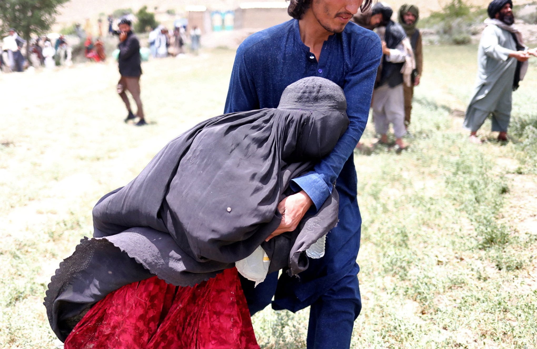 En imágenes : Terremoto mortal sacude Afganistán