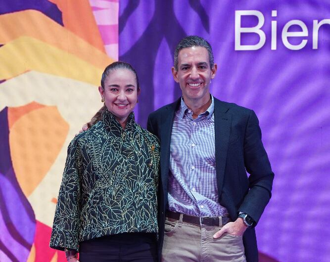 Marcela Torres, gerente de Nu en Colombia, y David Vélez, fundador de Nu bank