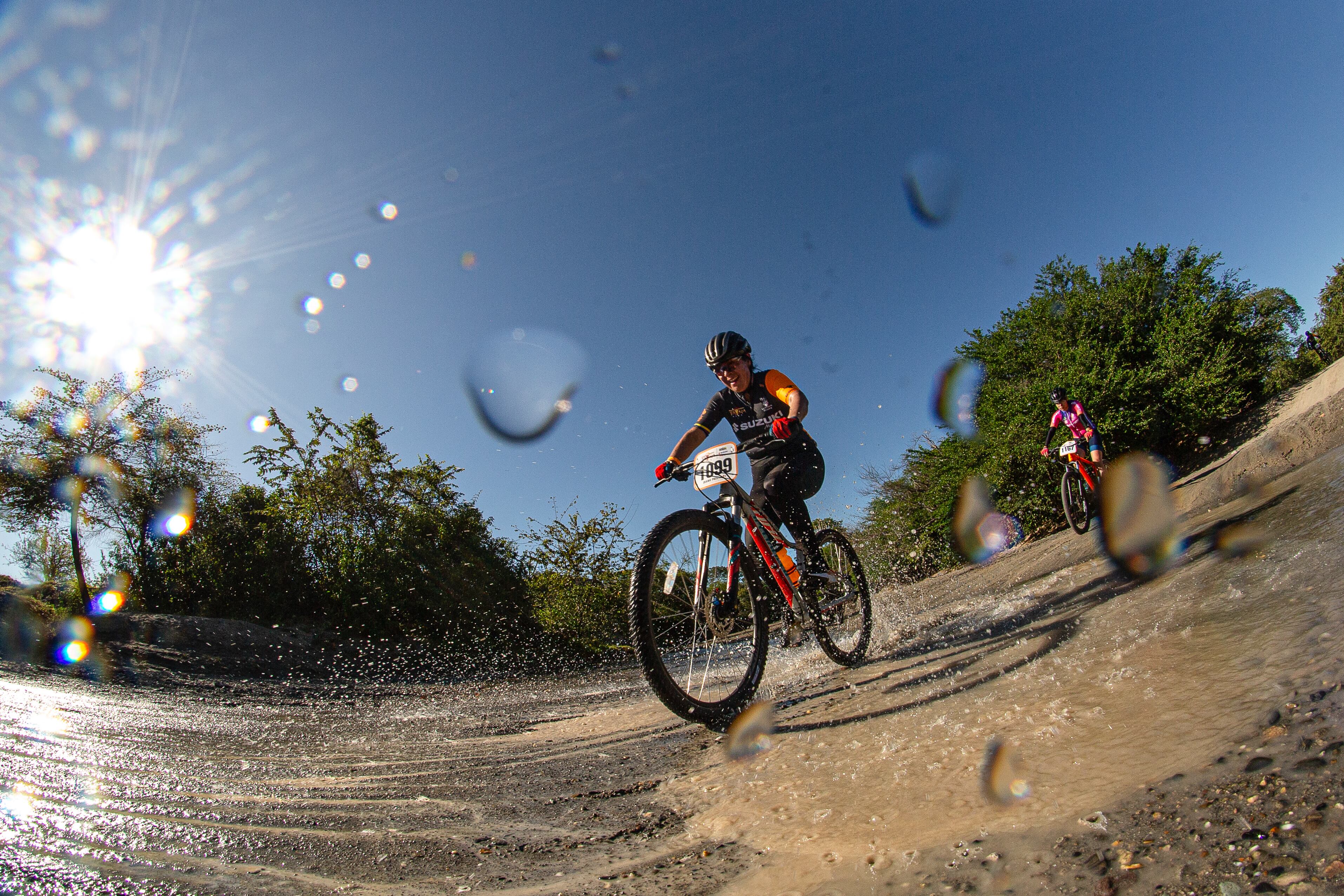 Tatacoa Race está dirigido a expertos y aficionados.  Cuenta con una modalidad de 70 km y otra de 120 km dividida en dos etapas.
