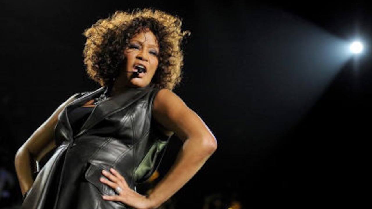 Foto del 12 de mayo de 2010 en la que aparece la cantante estadounidense Whitney Houston durante un concierto en el O2 Arena de Berlín (Alemania).