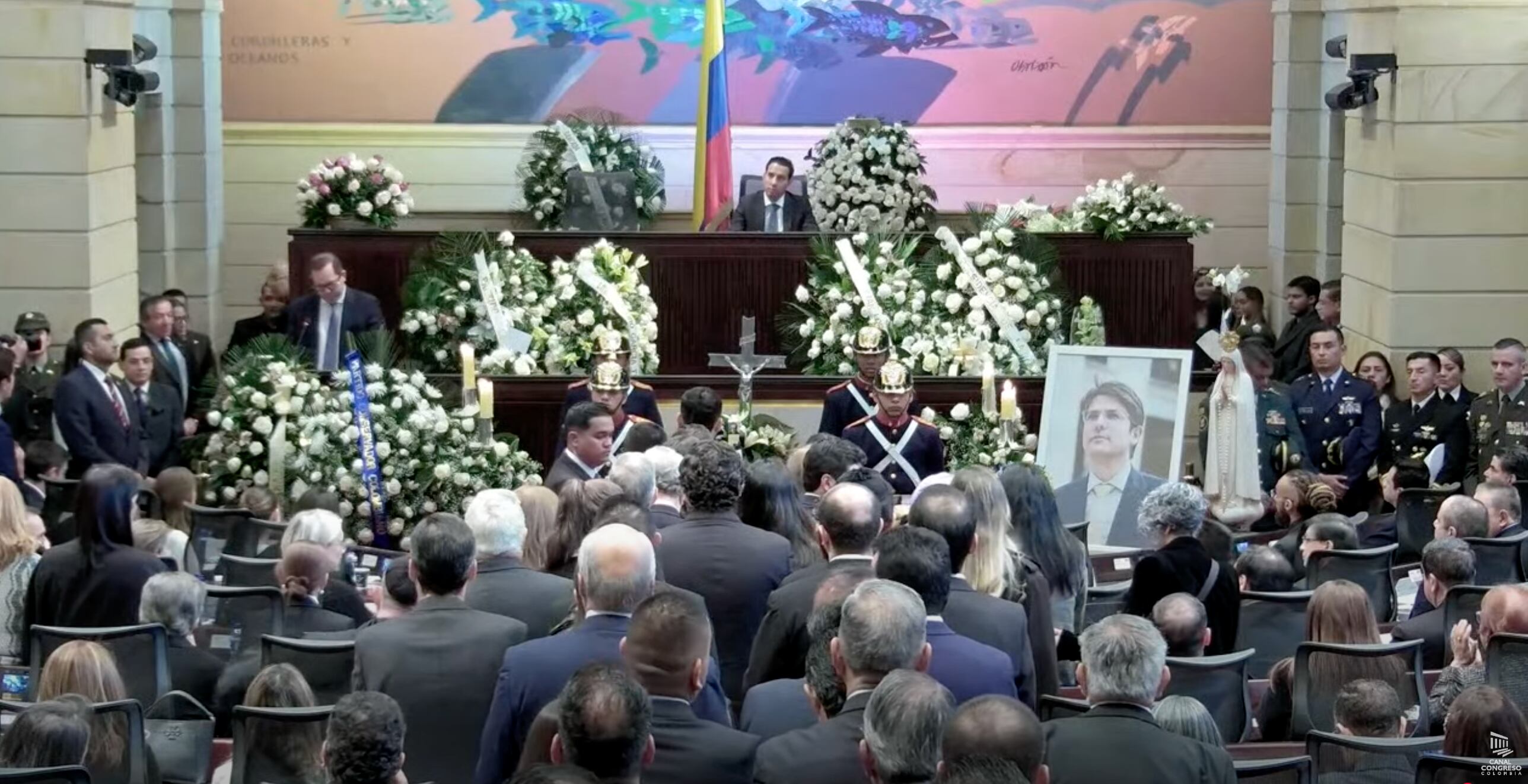 Cámara Ardiente Honorable Senador Miguel Uribe Turbay Q.E.P.D.