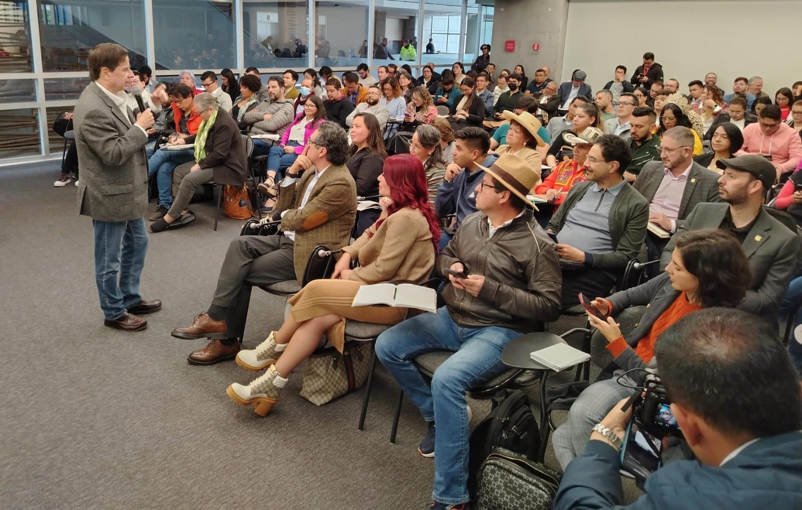 El Pacto Histórico reunido con el ministro del Interior, Juan Fernando Cristo.
