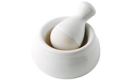 La pimienta negra ayuda a eliminar las canas. 