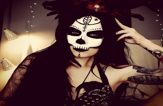 Instagram / thetrashmask