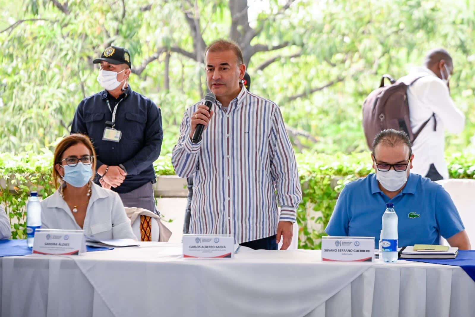 Asamblea entre campesinos por la erradicación de cultivos ilícitos