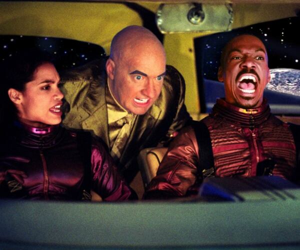 Las aventuras de Pluto Nash (2002) esta película protagonizada por Eddie Murphy se suma a otro de los famosos debacles del actor. En la pelicula se invirtieron US$120 millones obteniendo de ganancia tan solo US$7.1 millones con un 94.08% de pérdidas.